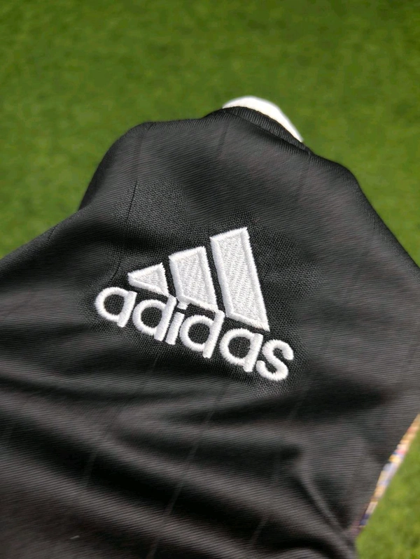 Retro Madrid 2006-07 Away Jersey - L