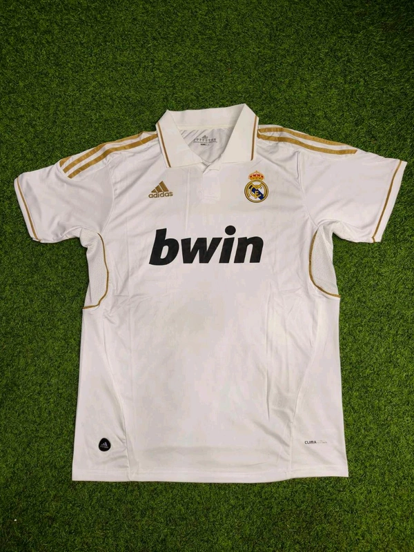 Retro Madrid 2011-12 Home Half Sleeve - S