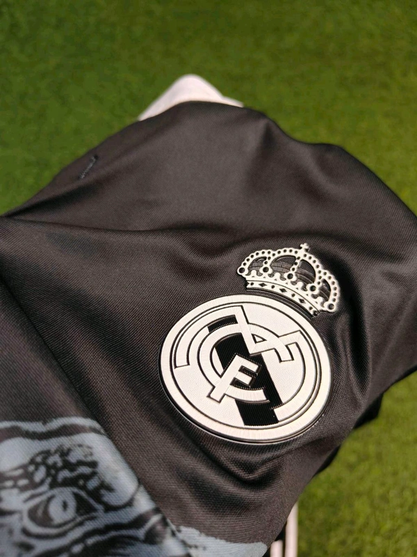 Retro Madrid Dragon Kit Full Sleeve 2014-15 - S