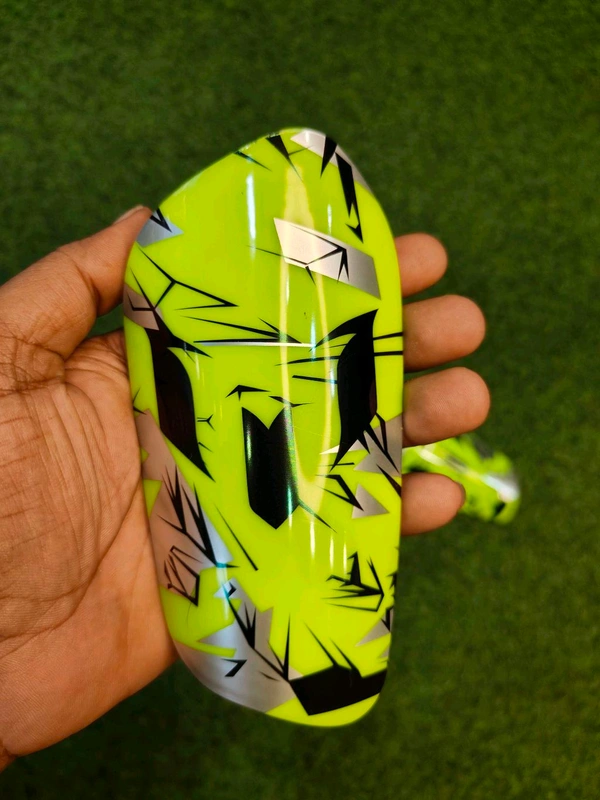 Small Size Shin Guards Graphics Design (1 Pis) - Green