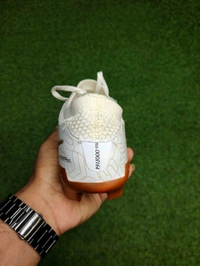 Tiempo Cream And Gold Colour Low Top - 5.5