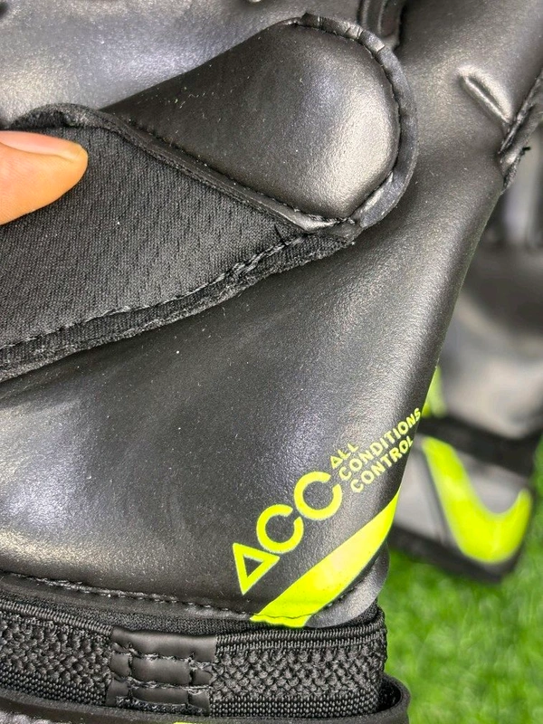 Vapor Grip 3 Black & Neon Green Premium Match Gloves - 9