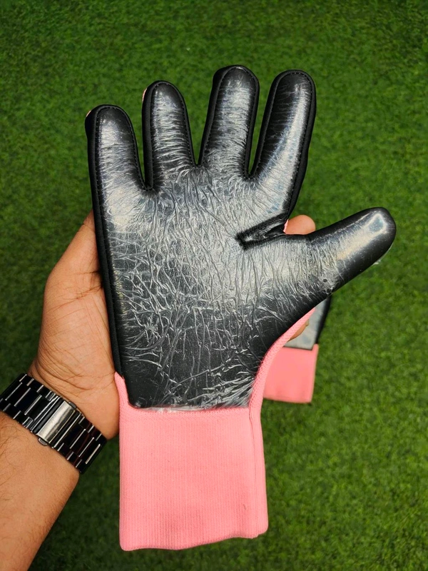 Vapor Grip 3 Dynamic Fit Goalkeeper Gloves Pink - 9