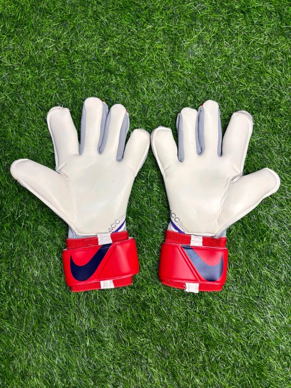 Vapor Grip 3 Red & White Premium Match Gloves - 9