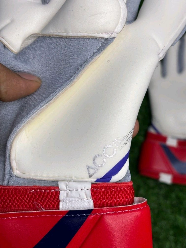 Vapor Grip 3 Red & White Premium Match Gloves - 9