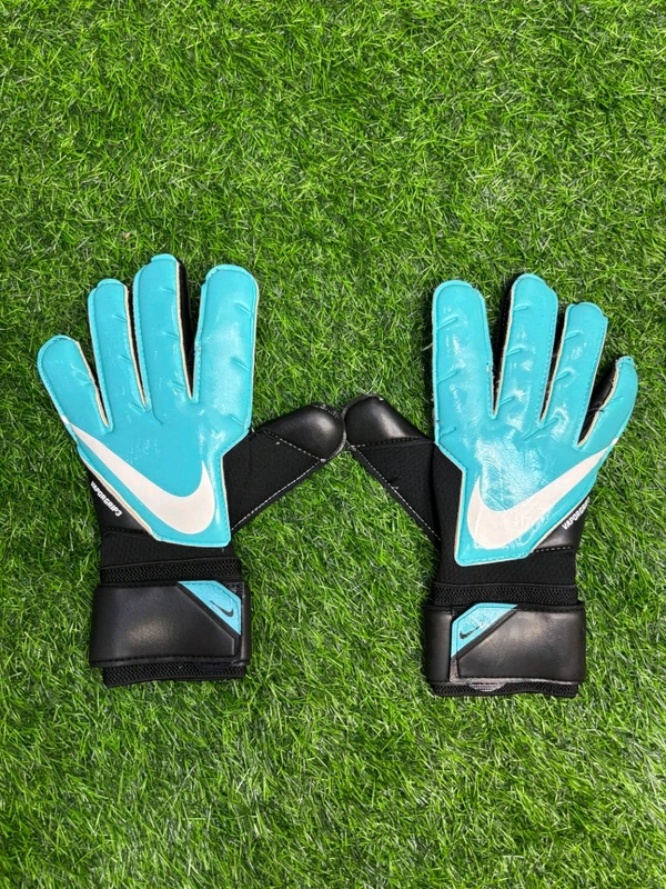 Vapor Grip 3 Sky Blue & Black Premium Match Gloves - 9