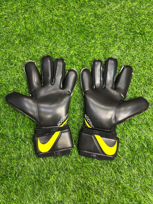 Vapor Grip 3 Yellow & Black Premium Match Gloves - 9