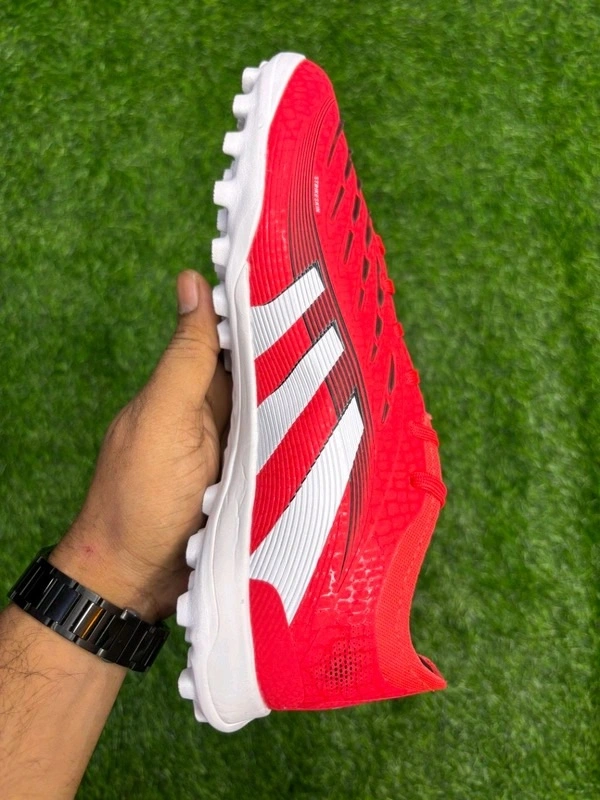 Predator Elite Red Colour AG/Turf Low-top With Lace - 6