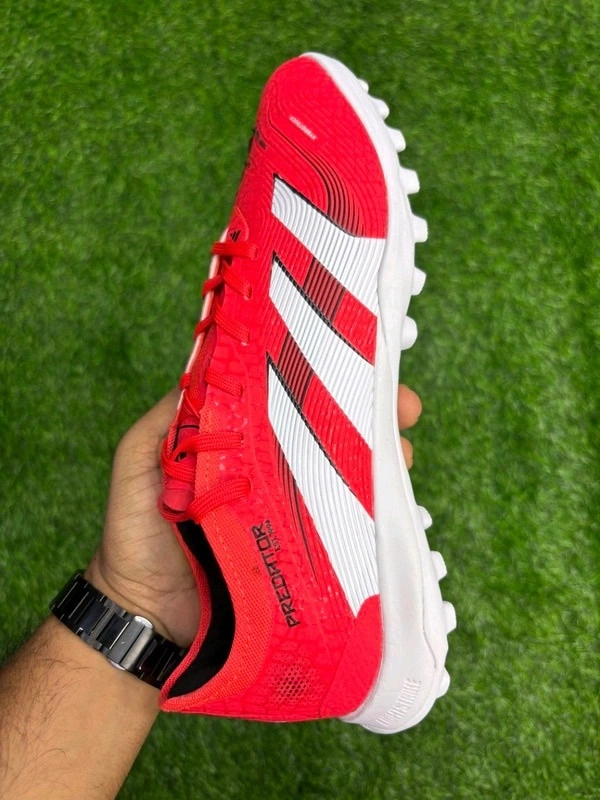 Predator Elite Red Colour AG/Turf Low-top With Lace - 9