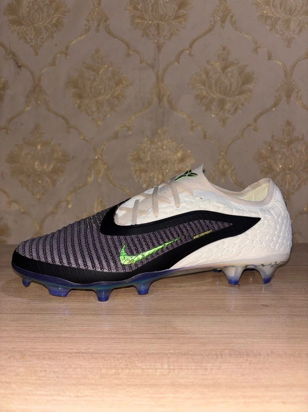 Phantom 6 Mamba Elite Black Low-Top FG With Lace - 6