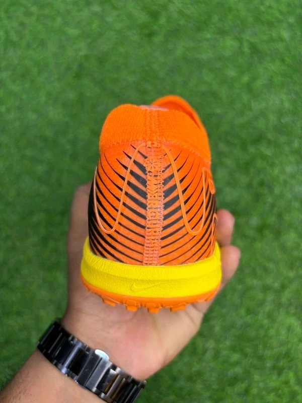 Mercurial Vapor 16 Orange Low-Top Turf/AG With Lace - 6