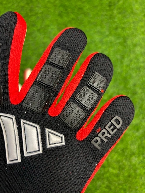 Predator Black And Red Colour Premium Match Gloves - 8