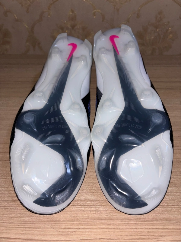 Phantom 6 Elite Attack White Blue Low-top FG With Lace - 8.5