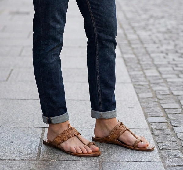 ClyPa Authentic Kapshi Kolhapuri Chappal - Crafted Leather, Heritage Indian Footwear for Unisex - 6