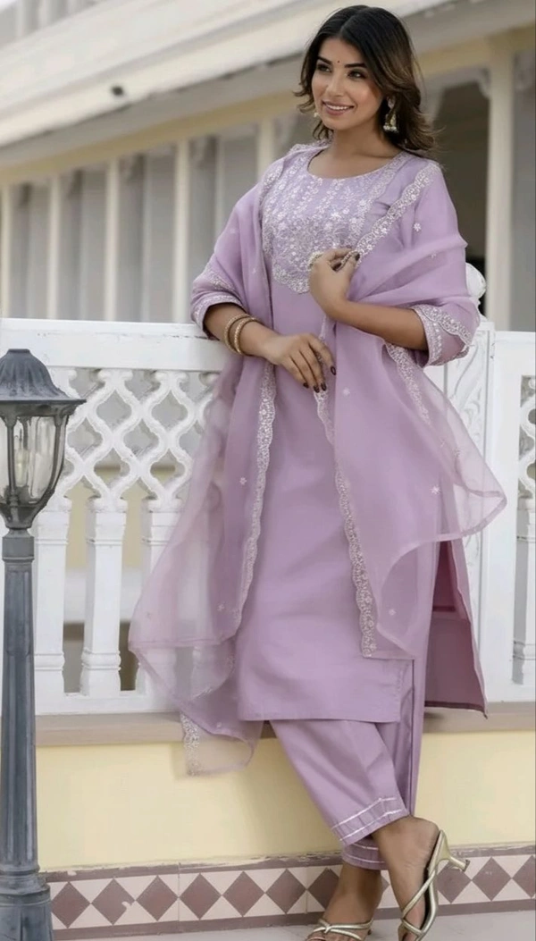 Embroidered Kurta With Dupatta And Pent Set - Lavender Rose, XXL