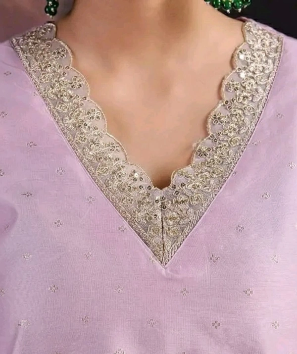 Chandheri Silk Embroidered Kurti With Dupatta Set - Cream, XL