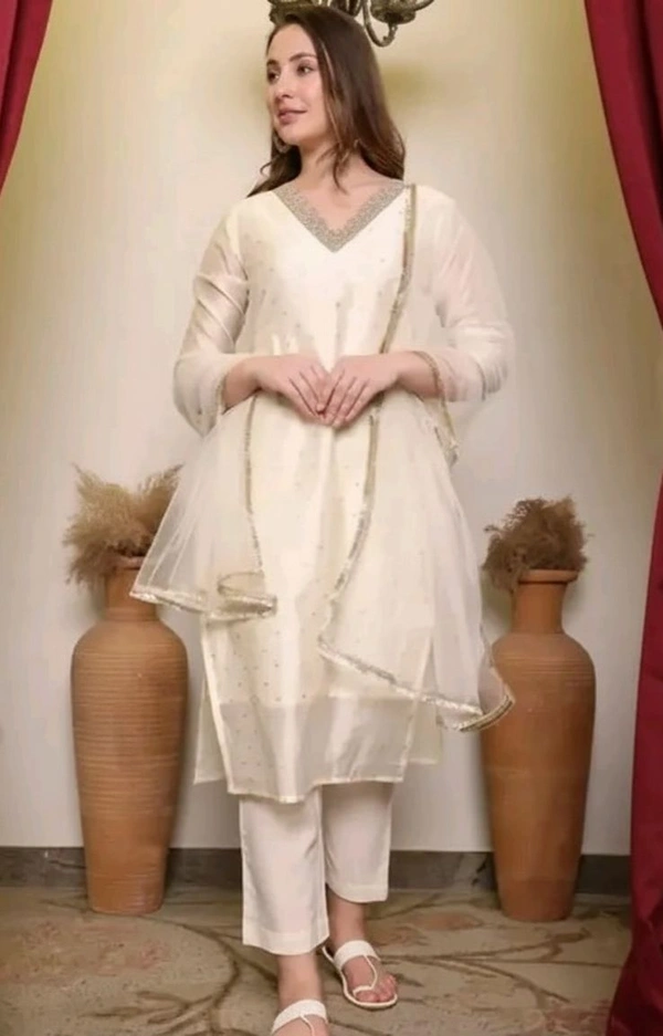 Chandheri Silk Embroidered Kurti With Dupatta Set - Cream, XXL