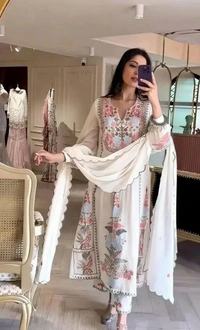 NAIXA Aakarsha Kurti - XL, White