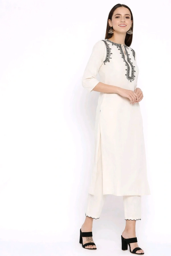 Women's Off-White Embroidered kurta And Pant Set - L, Beige