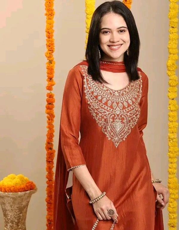 YAGNIK Embroidered Kurta Set With Dupatta - L, Rust