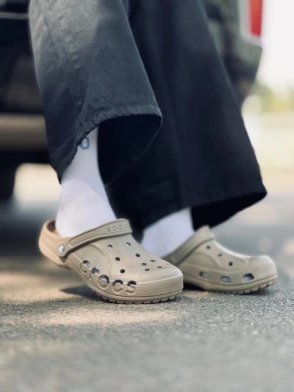 Crocs Brown Flip Flop - 8