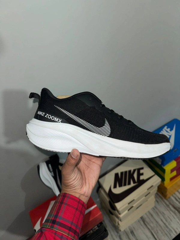 ZOOM X RUNNING - UK 7, Black