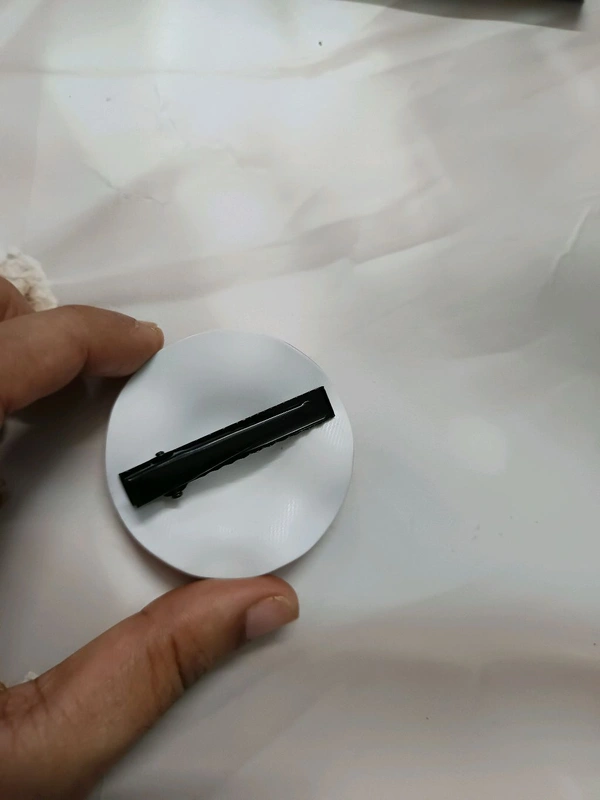 Xing Yu Cap Model  Alligator Clip - Pink