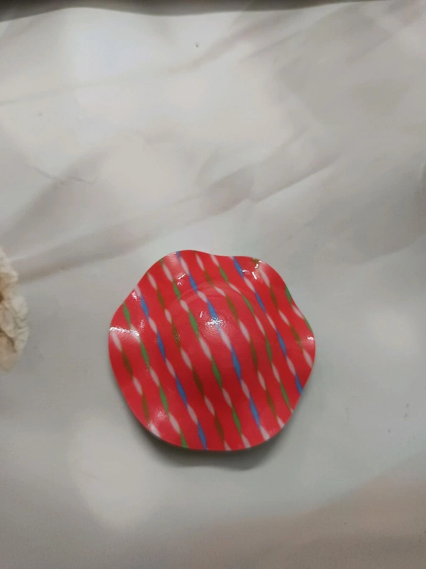 Xing Yu Cap Model  Alligator Clip - Red2