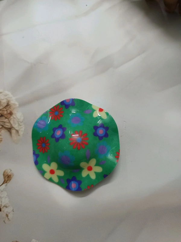 Xing Yu Cap Model  Alligator Clip - Green