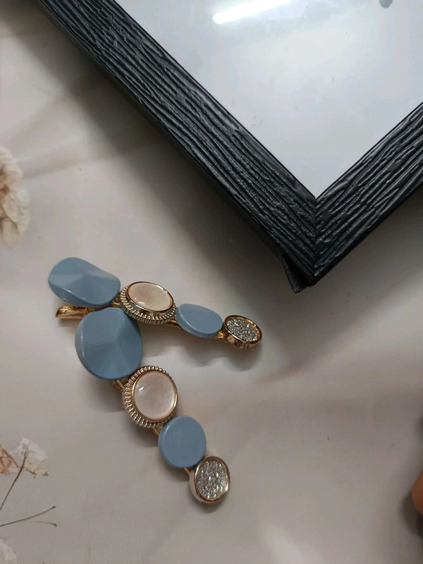 Korean Clips Pair - Pair 7