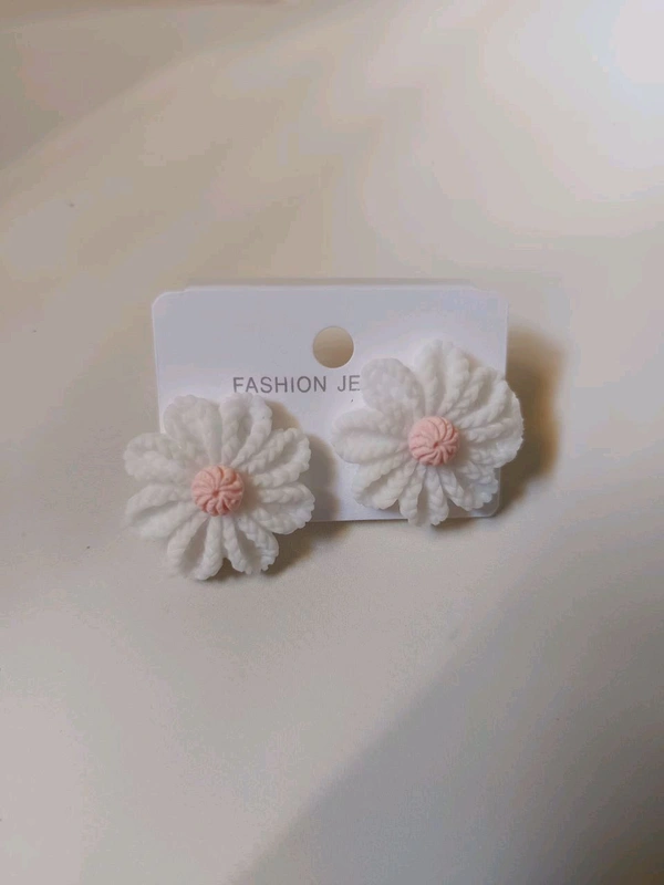 Unique Floral Stud - White