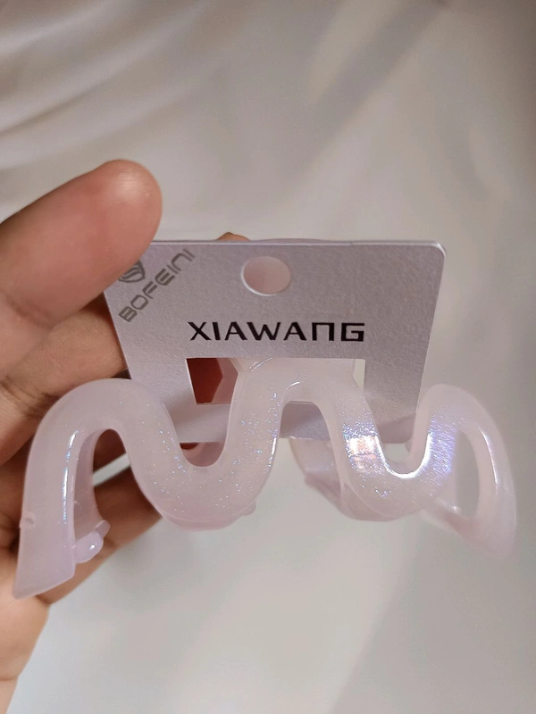 Branded Shimmering Wavy Hair Claw Big - 1