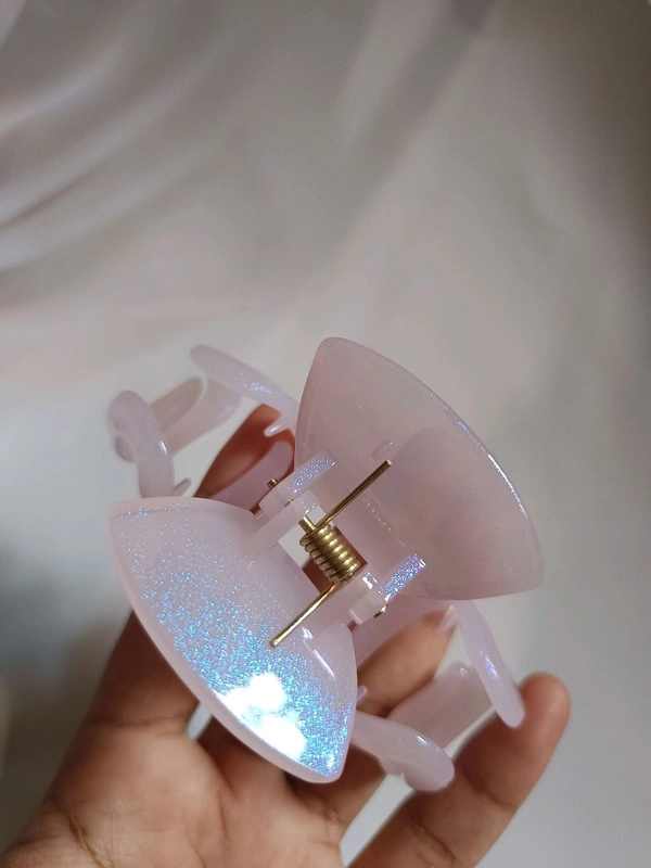 Branded Shimmering Wavy Hair Claw Big - 1