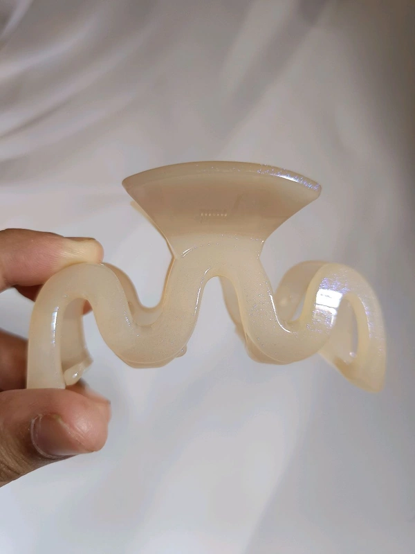 Branded Shimmering Wavy Hair Claw Big - 2