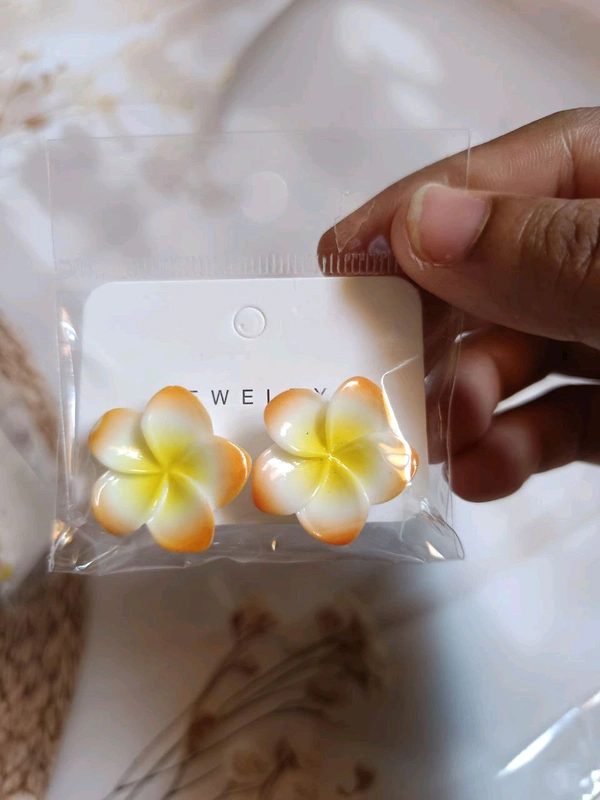 Floral Stud - Orange