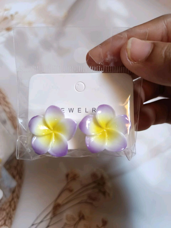 Floral Stud - Violot