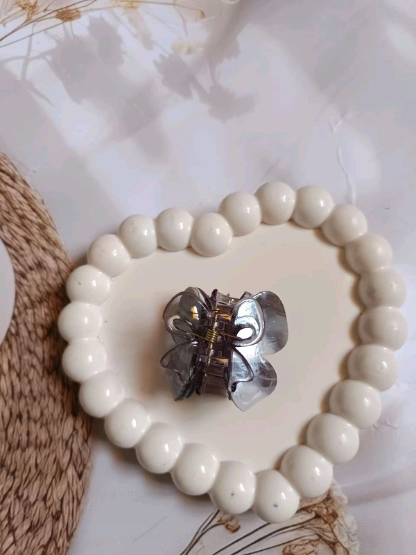 Strong Acrylic Dualtone Butterfly Hair Claw - 8