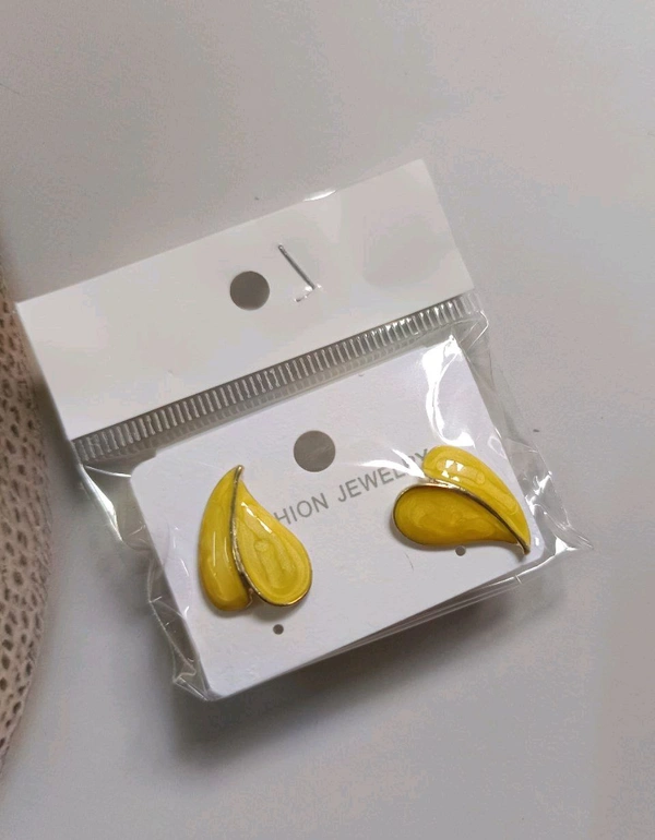 Western Stud - Yellow