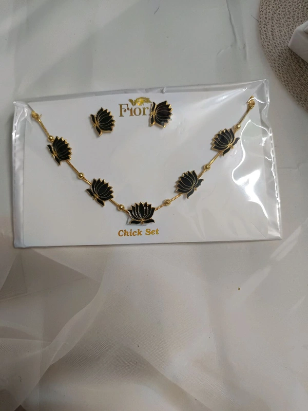 Trendy Lotus Neckset 1 - Black