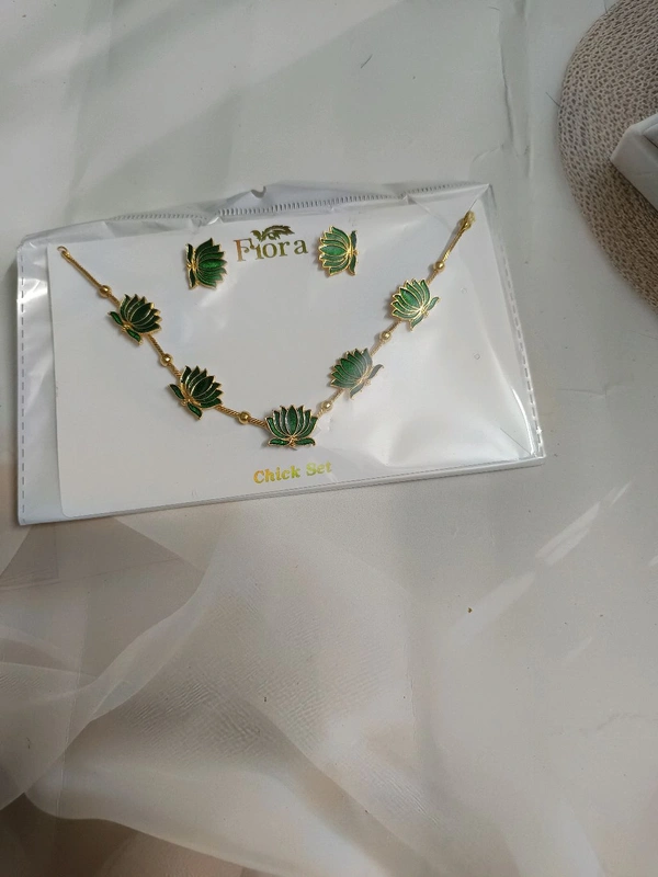 Trendy Lotus Neckset 1 - Green