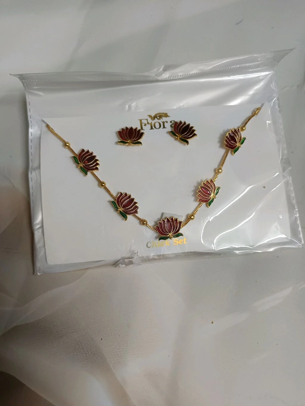 Trendy Lotus Neckset 1 - Maroon