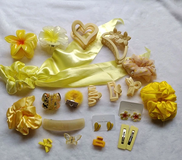 Yellow Set ( 20 Items)