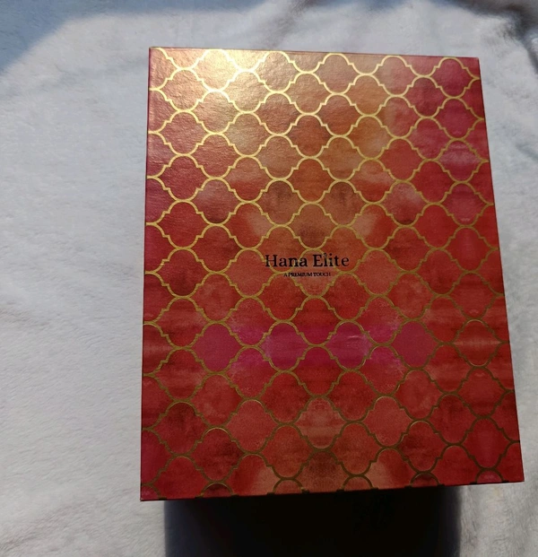 Supreme Gift Hamper (50 Items)