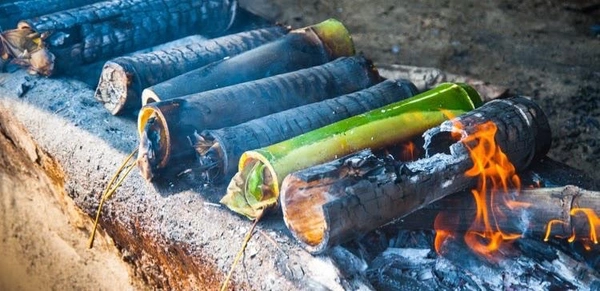 Oak Kemung ( Meat Cooked In Bamboo ) - Lang Oak Kemung