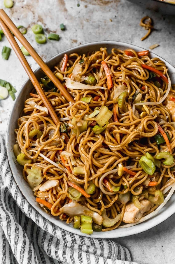Chowmein - Pork ( half )