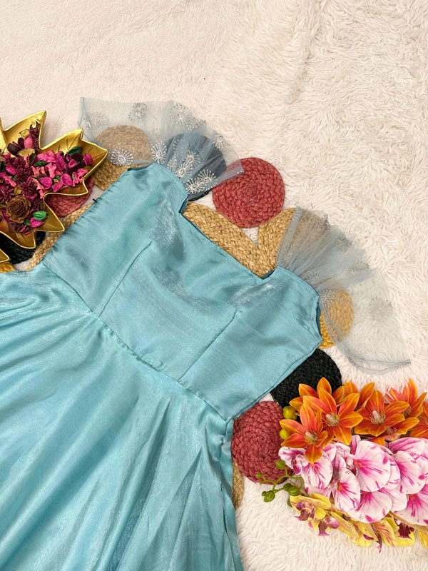 Flora - Space Silk Gown - 2XL, Sky Blue