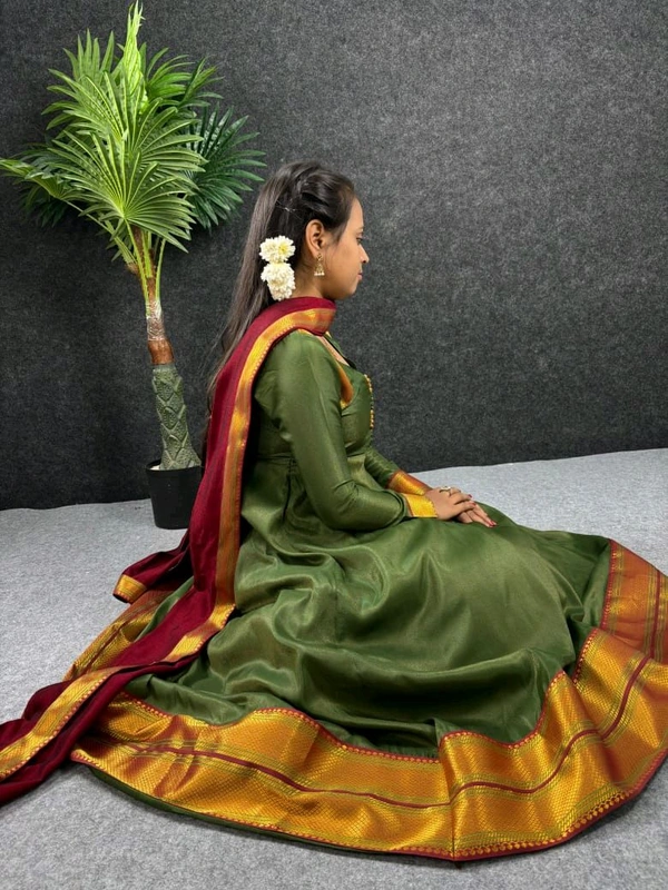 Mullai - M(38), Mehandi Green
