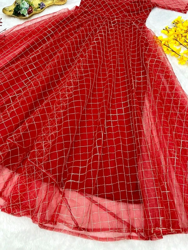 Maya - M, Red