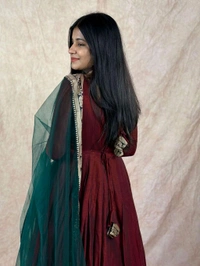 Maha - S, Maroon