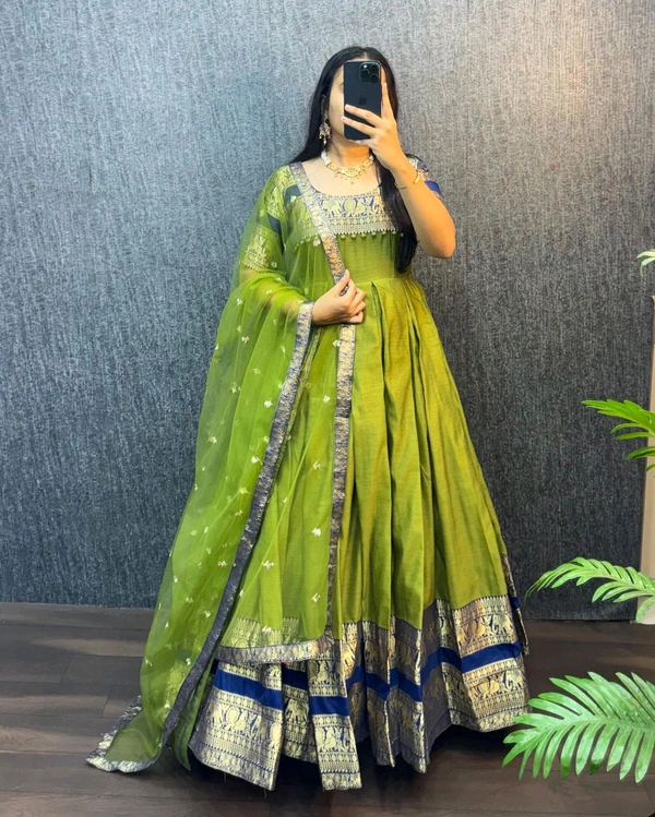 BHAVANI Bhavani - S, Pista Green